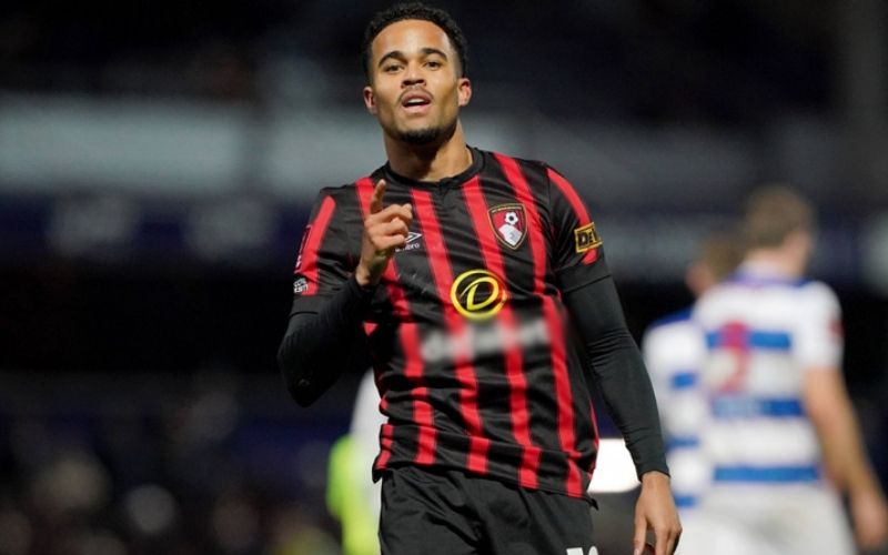 Phân tích tốc độ di chuyển linh hoạt và bản năng săn bàn của Justin Kluivert