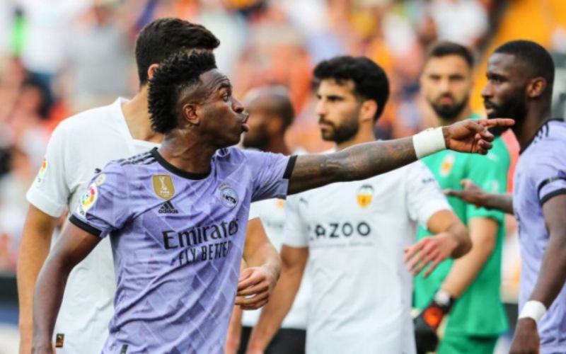 Vấn nạn phân biệt chủng tộc tại La Liga Tiếng kêu cứu của Vinicius và nỗ lực xử lý